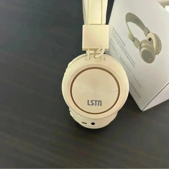 LSTN Sound Co. x Jilly Box: Bardot Wireless Headphone - Picture 9 of 9